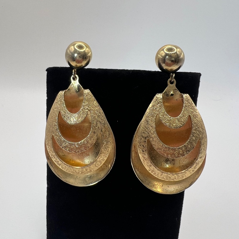 Sarah Coventry Vintage Gold Tone Layered Teardrop Clip On Statement Earrings